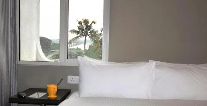 キーズ セレクト バイ レモン ツリー ホテルズ コーチ Kochi インド